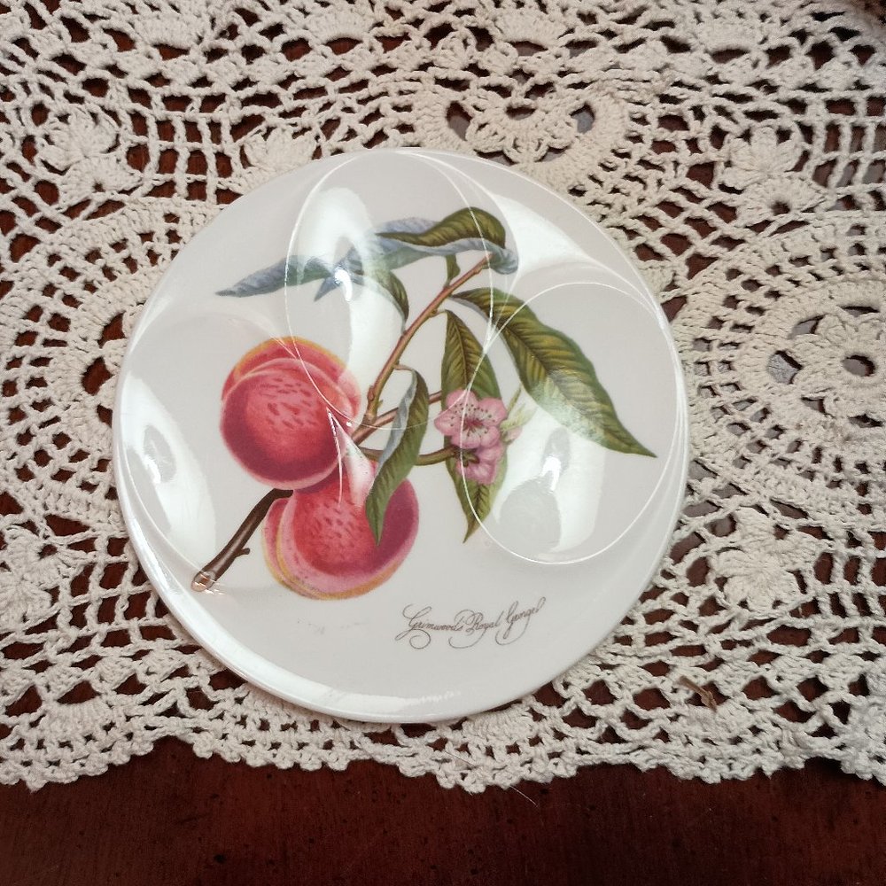 Vintage Portmerion melamine spoon rest. Round, peach design